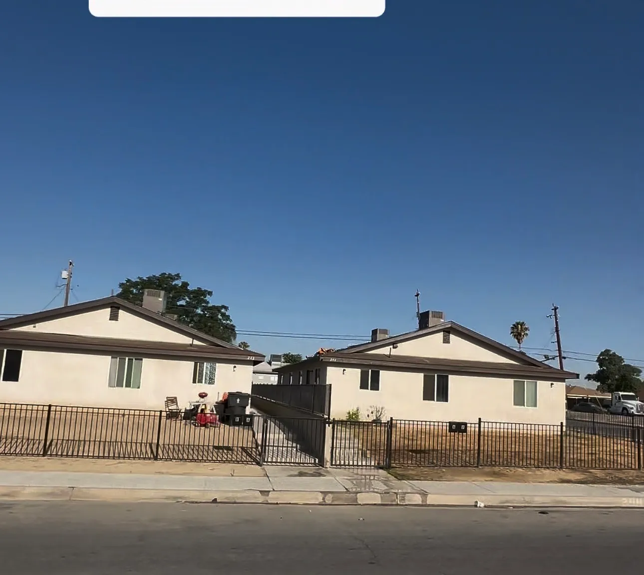 3 bed, 1000 sqft, $1,700 — Photo 2