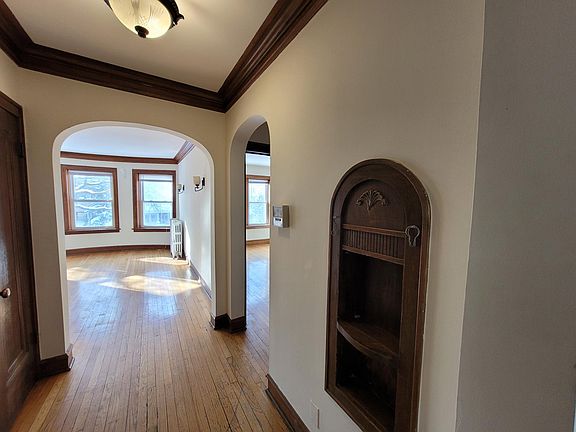3rd image of 4907 N Hermitage Ave #2