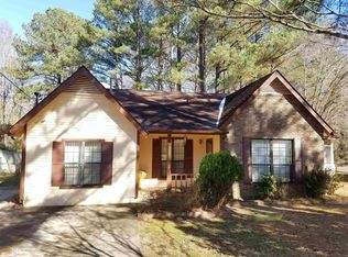 390 Chase Woods Cir, Jonesboro, GA