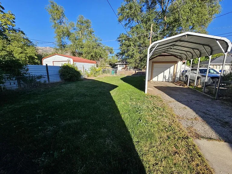 2070 Monroe Blvd — Photo 2