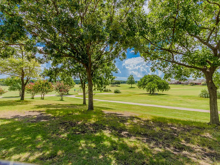 7624 Vista Creek Ln — Photo 42