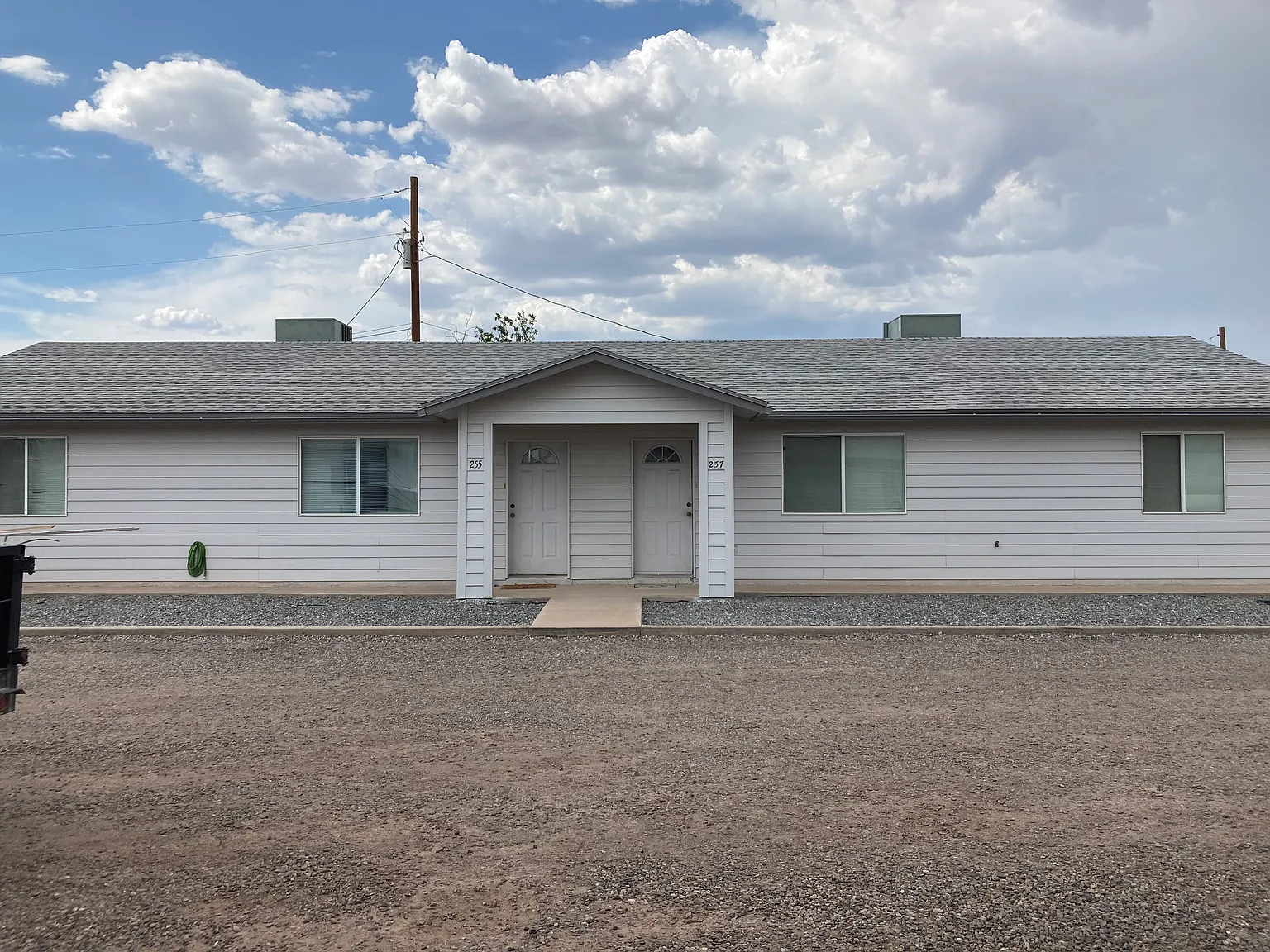 3 bed, 950 sqft, $1,400 — Photo 1