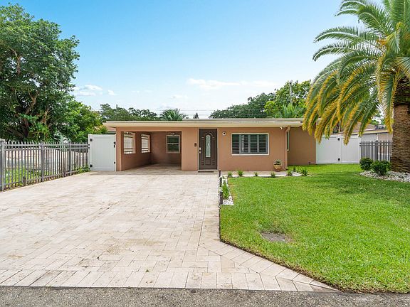 4th image of 824 NW 19th Terrace