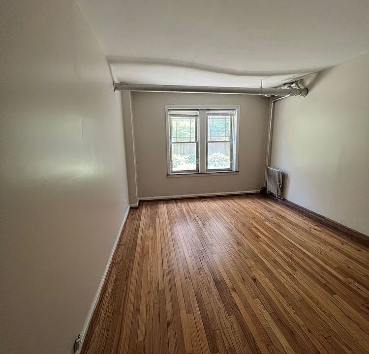 1st image of 1916 W Lunt Ave APT Gs
