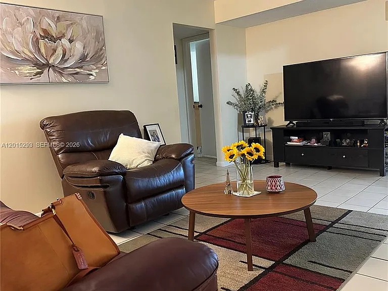 8024 SW 107th Ave #111 — Photo 3