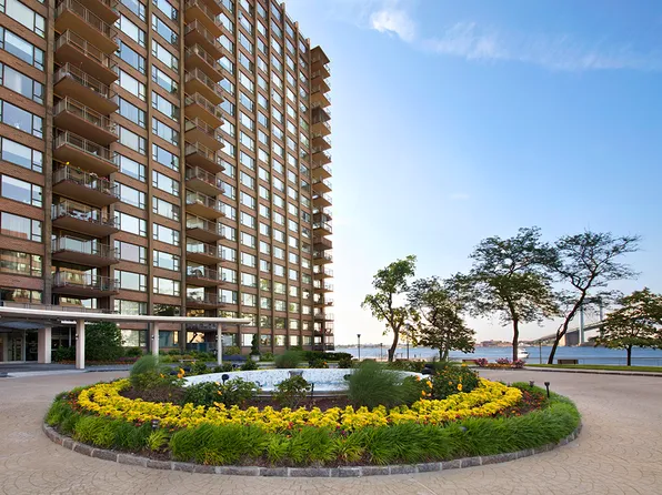 166-25 Powells Cove Boulevard