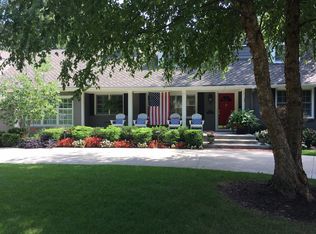 9415 Manor Rd, Leawood, KS 66206