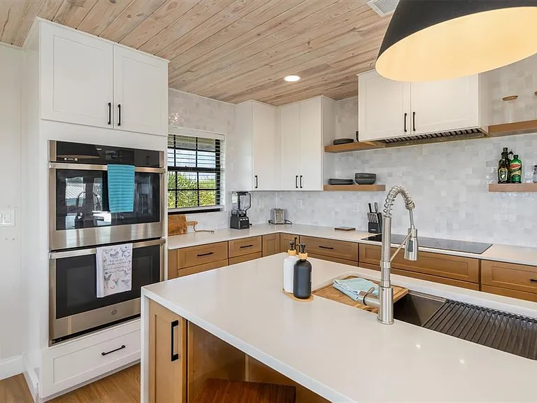 9498 Alborado Rd — Photo 11