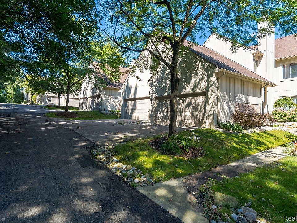 1st image of 29248 Laurel Dr