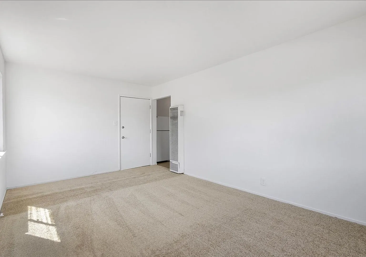 2256 Pacific Ave #G - 2 bedroom | 1 bath | Upper unit — Photo 4