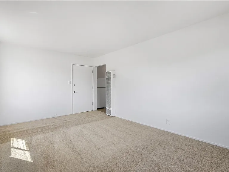 2256 Pacific Ave #G - 2 bedroom | 1 bath | Upper unit — Photo 4
