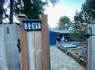 3201 30th Ave W, Seattle, WA 98199