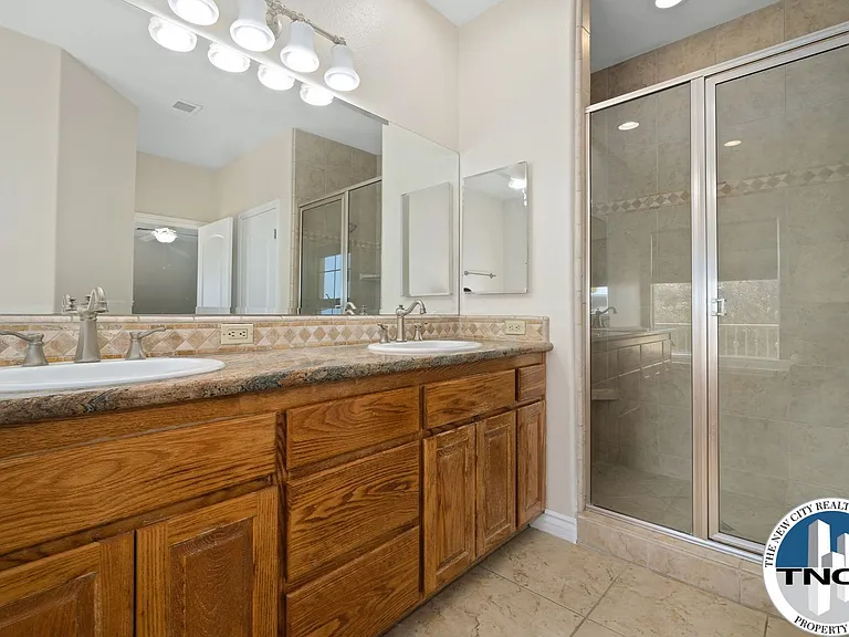 17998 Vista Point Dr — Photo 25