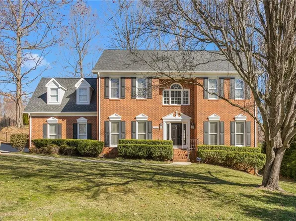 6106 Brook Shadow Ct, Greensboro, NC 27410