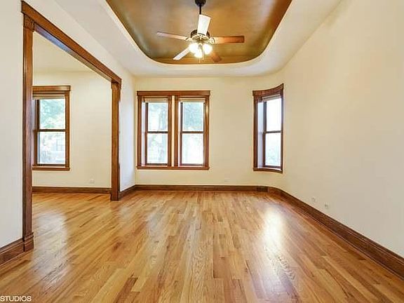 3rd image of 934 N Hoyne Ave APT 2