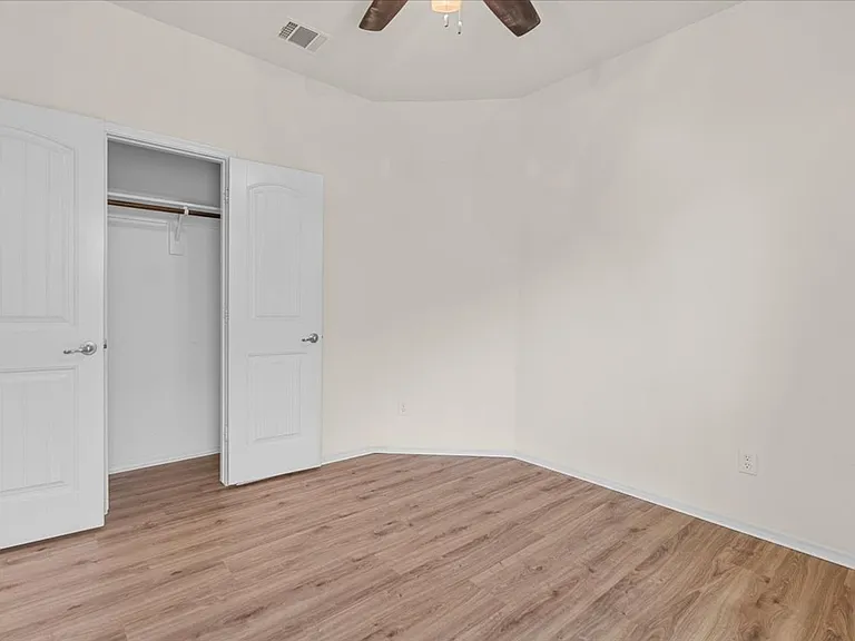 1729 Park Trails Blvd — Photo 32