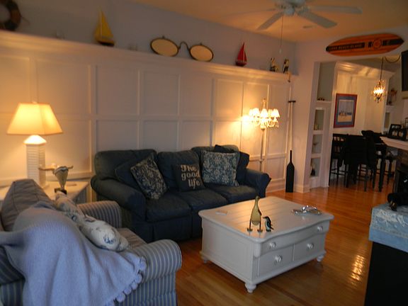 3rd image of 324 Centre St
