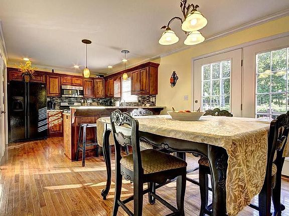 Eat in Kitchen