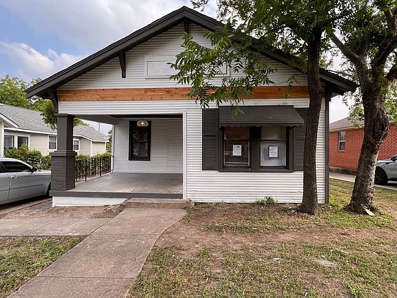 2nd image of 2442 Catherine St #3