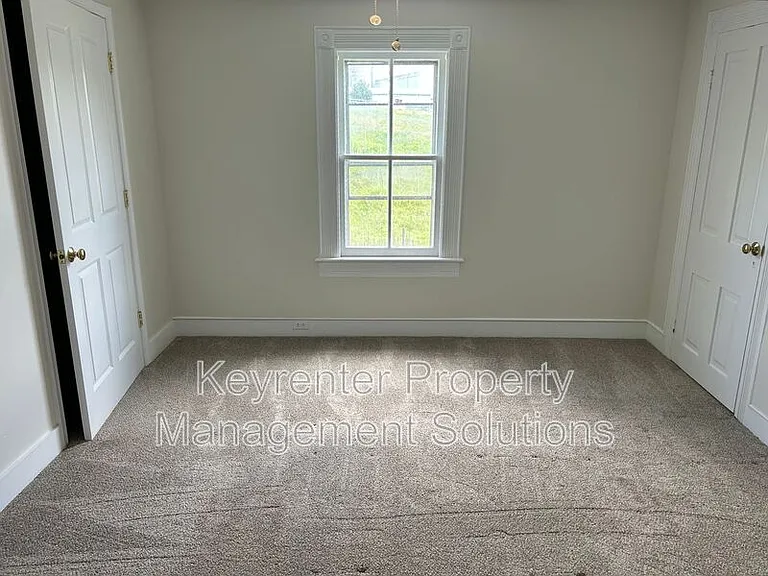 209 Tanner Ln — Photo 33