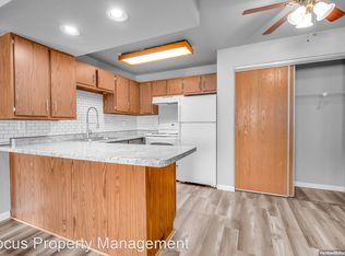323 Southtowne Dr #F204, South Milwaukee, WI 53172