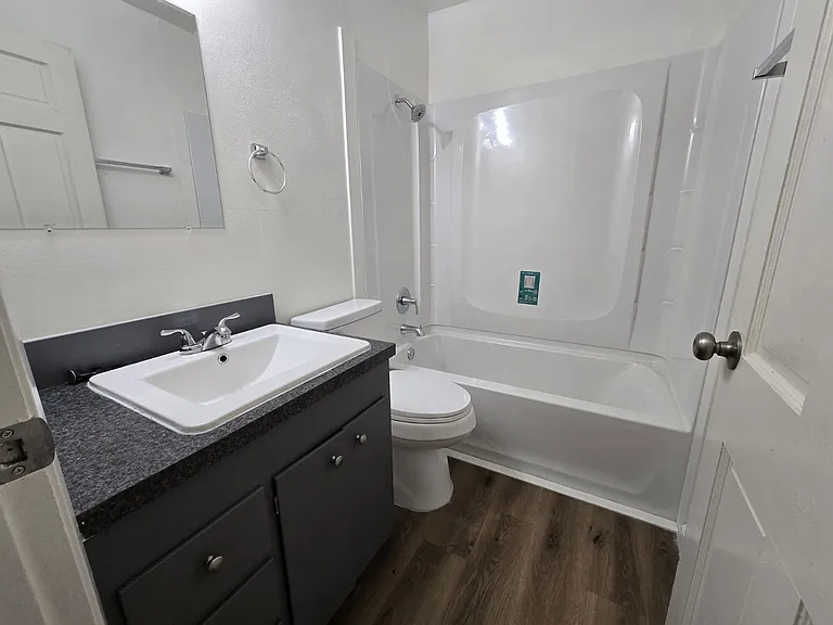 633 SE Flint St #3 — Photo 9
