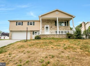 2138 Douglas Dr, Carlisle, PA 17013