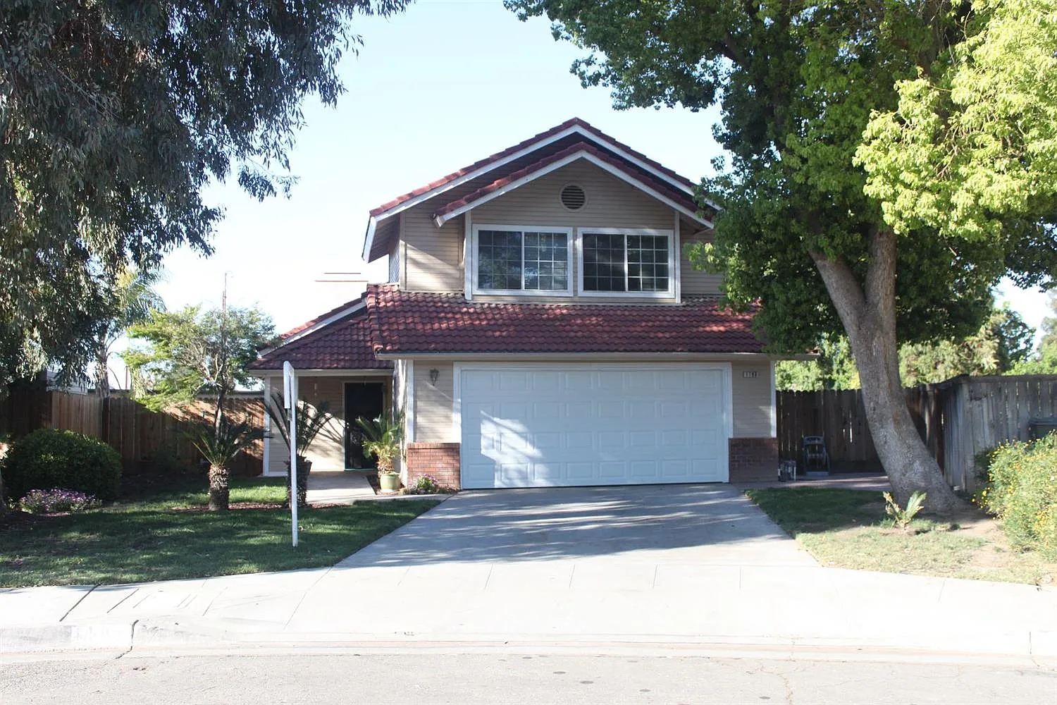 1198 E Goshen Ave photo 1