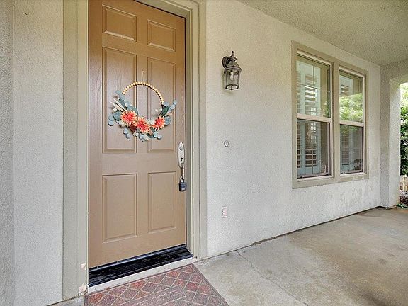 3rd image of 10022 Spring View Way