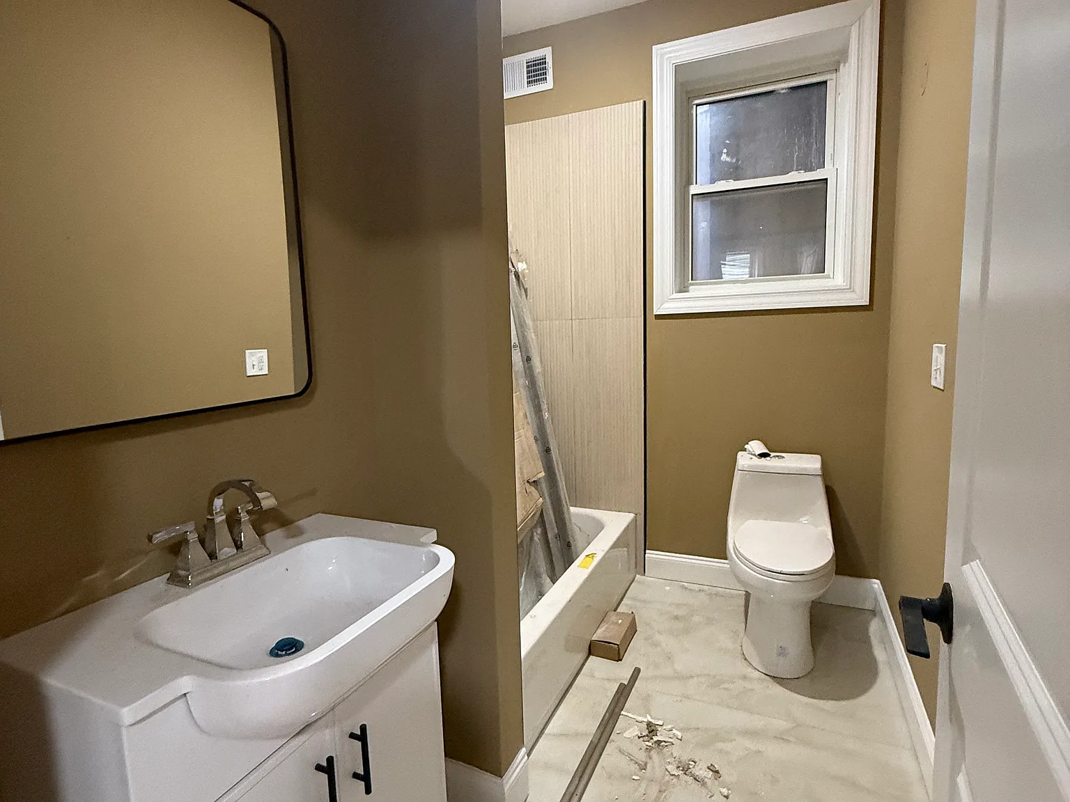 3 bed, $2,450 — Photo 2