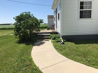 422 E 450 North Rd, Morrisonville, IL 62546