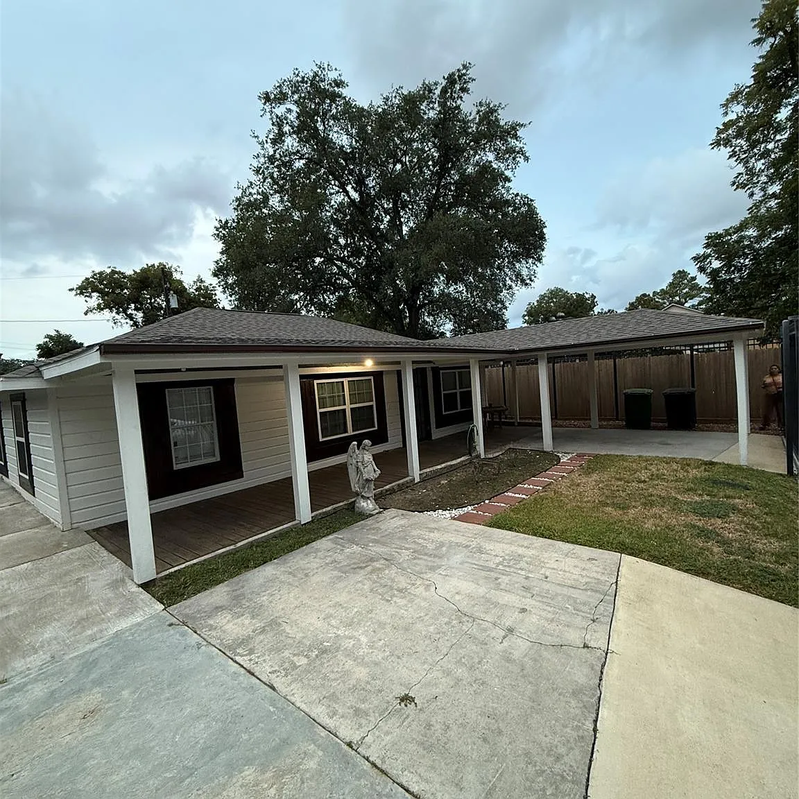 3 bed, 2.0 bath, 948 sqft, $1,700 — Photo 1