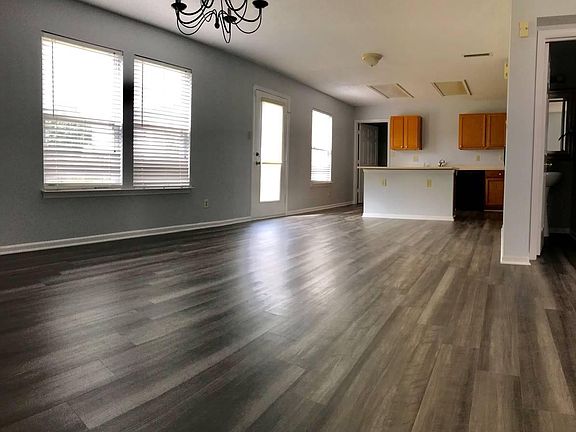 4th image of 2068 Westmere Dr