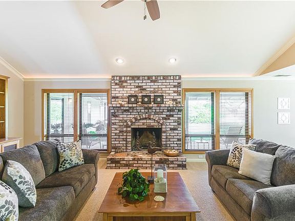 3rd image of 866 Cordoza Ct