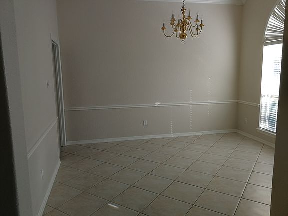 5th image of 5003 Cedar Spring Dr