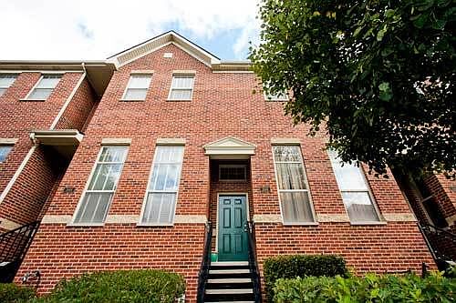 1st image of 2646 W Belmont Ave
