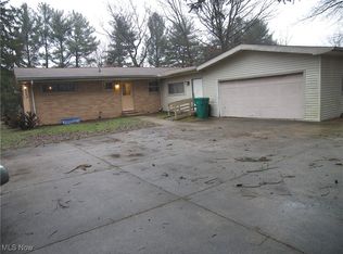 13717 Caves Rd, Novelty, OH 44072