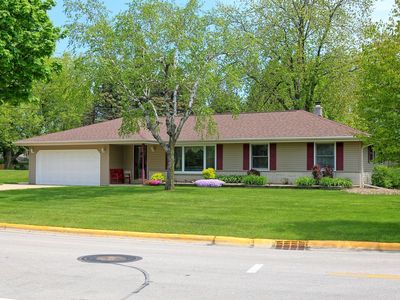 8340 S Verdev Dr, Oak Creek, WI, 53154