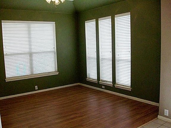 3rd image of 2113 Kingsdale Ct