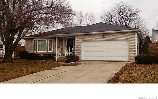 1st image of 32 Beaumont Dr