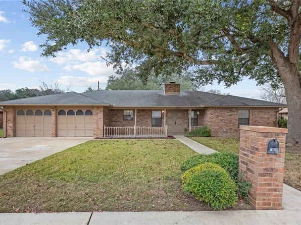 1310 Lakewinds Cir, New Braunfels, TX 78130