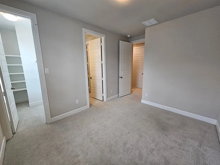 8045 Emerald Rock Dr — Photo 29