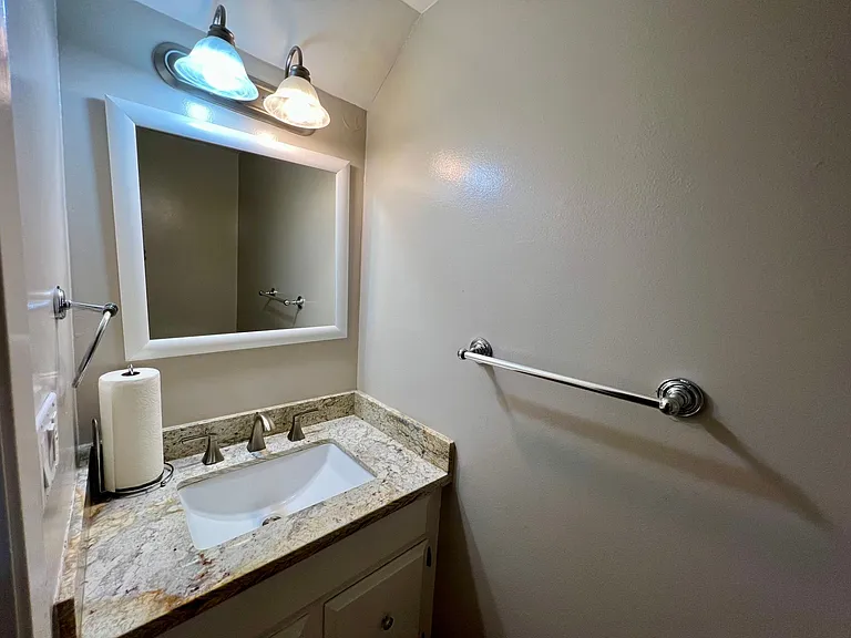 248 Pine Wood Ln — Photo 10