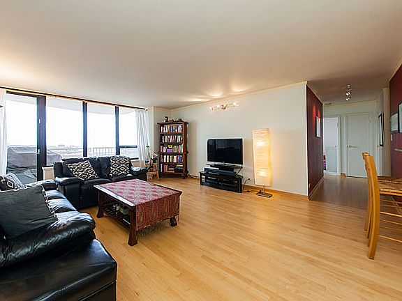 3rd image of 3930 N Pine Grove Ave APT 2903