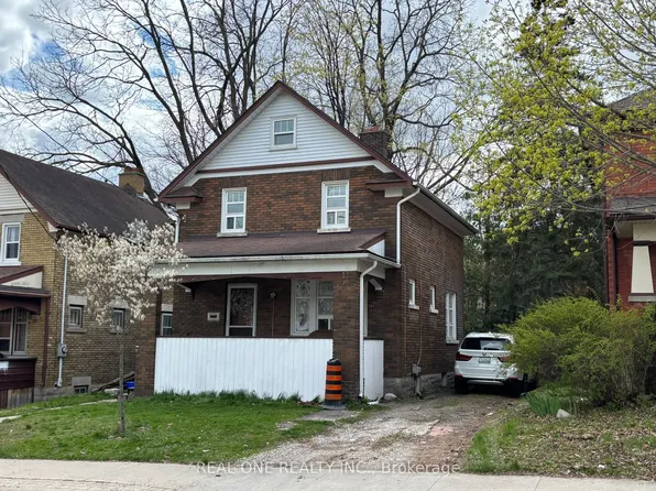 93 Peppler St, Waterloo, ON N2J 3C9