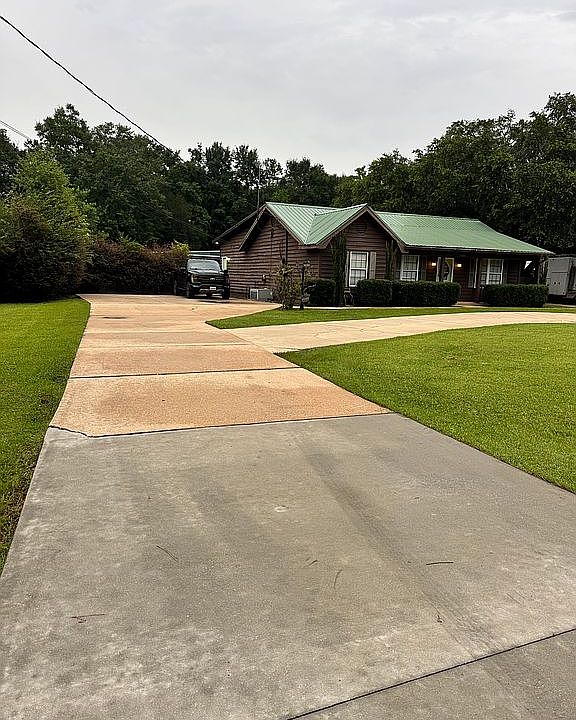 1st image of 1024 Celeste Rd