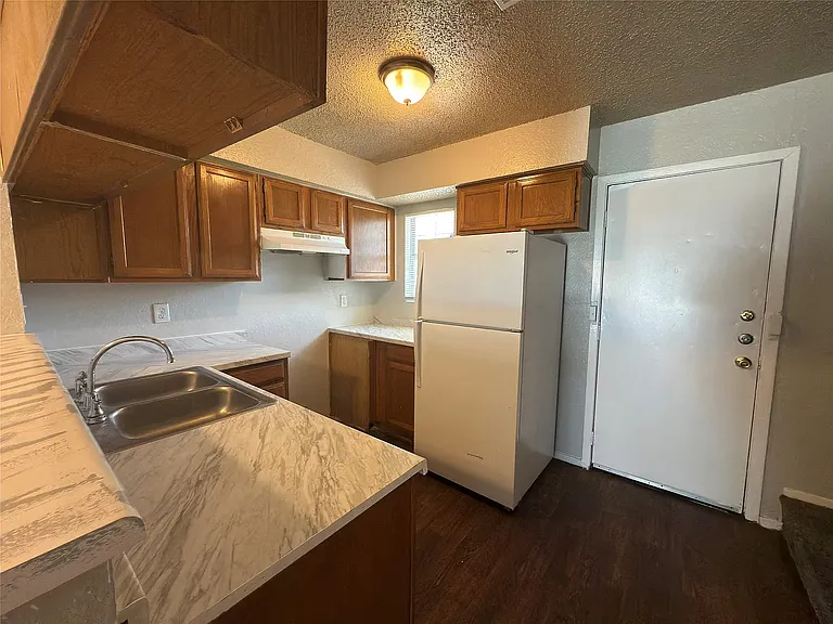 2250 Aspen Dr — Photo 6