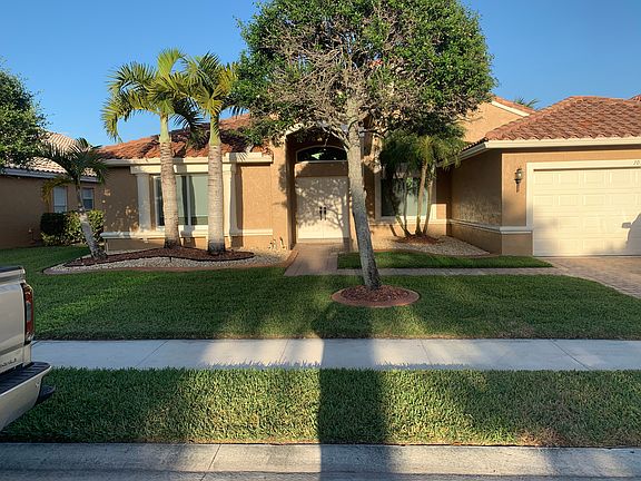 2nd image of 1075 SW 191st Ln