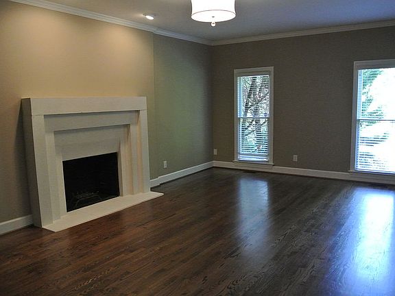 2nd image of 619 River Oaks Ln