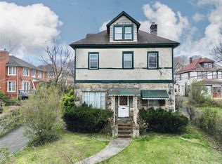 76 Steamboat Rd, Great Neck, NY 11024